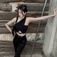 One-shoulder camisole female 2023 summer new design sense sleeveless unilateral hanging neck sexy strapless inner top