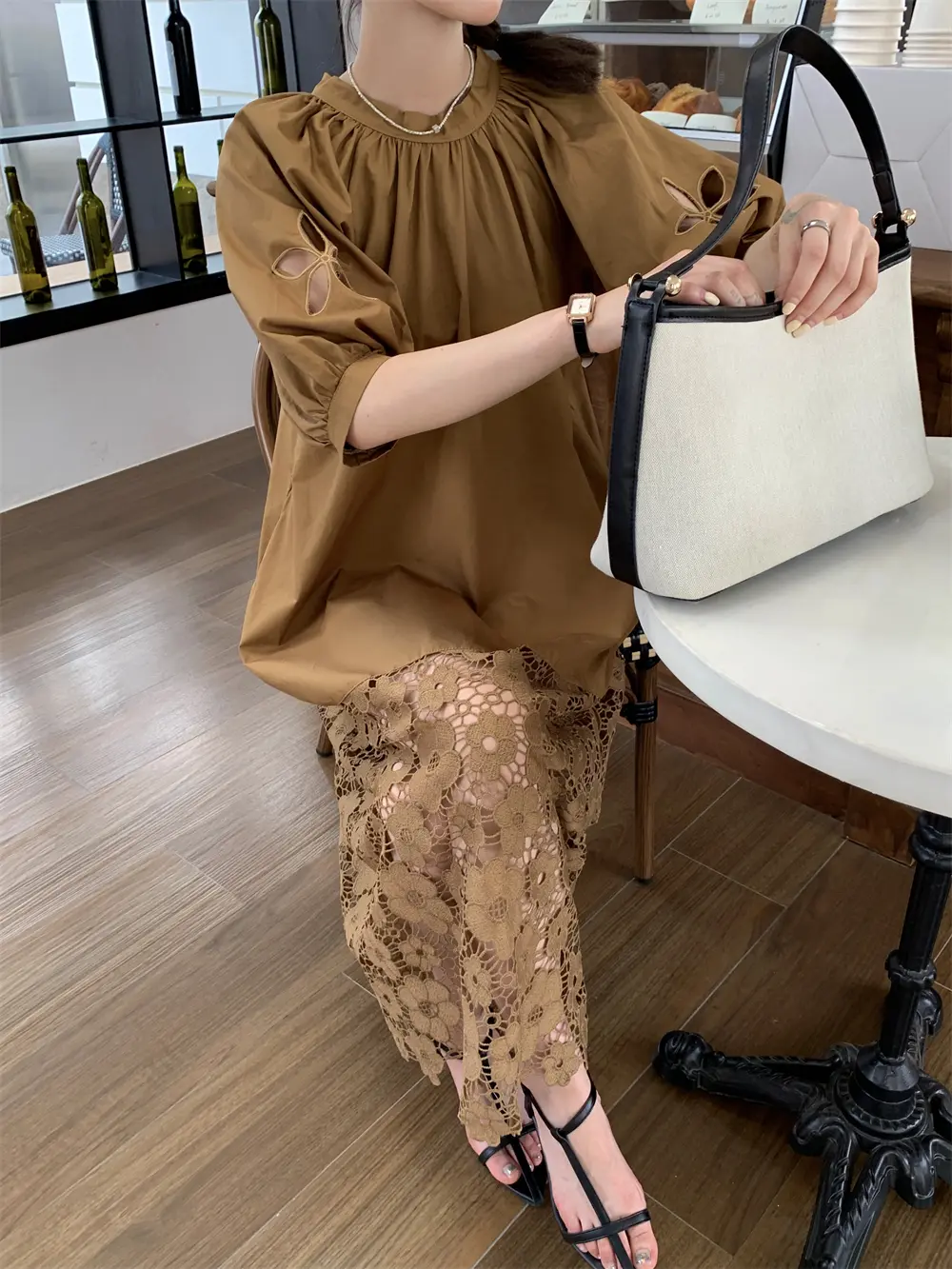 소재감 있는 레이스 원피스 상세 이미지 9
