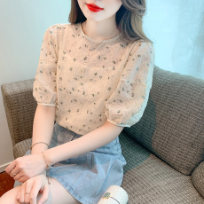 批发复古文艺系带蕾丝花朵小衫<b class='q'>上衣</b>2026夏季新款短袖<b class='q'>打底</b>衫女