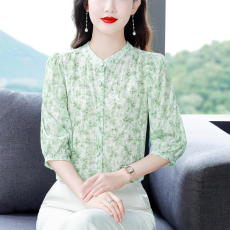 批发实拍小清新碎花衬衫女士漂亮减龄洋气小衫2026新款夏季<b class='q'>七分袖</b>上衣
