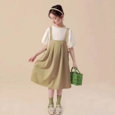 批发原创<b class='q'>女童</b>度<b class='q'>假</b>风套装裙春装2025新款儿童泡泡袖<b class='q'>娃娃衫</b>背带裙两件套