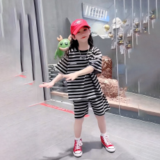 批发黑白条纹休闲套装女2026夏季新款女<b class='q'>童</b><b class='q'>儿童</b>韩<b class='q'>版</b>套头短袖短裤两件套