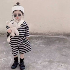 批发黑白条纹休闲套装女2026夏季新款女<b class='q'>童</b><b class='q'>儿童</b>韩<b class='q'>版</b>套头短袖短裤两件套