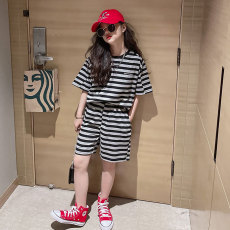批发黑白条纹休闲套装女2026夏季新款女<b class='q'>童</b><b class='q'>儿童</b>韩<b class='q'>版</b>套头短袖短裤两件套