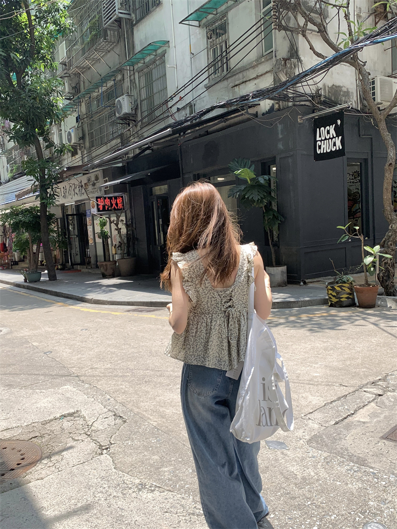 Actual shot of 2024 summer Korean style sweet style floral pleated lace-up ear-trimmed small flying sleeve shirt vest for women