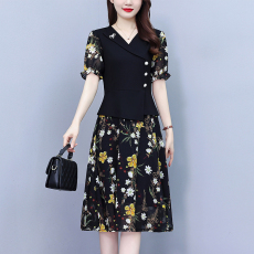 批发实拍大码女装2026夏季新款胖mm西装领雪纺碎花拼接时尚遮肚<b class='q'>连衣裙</b>