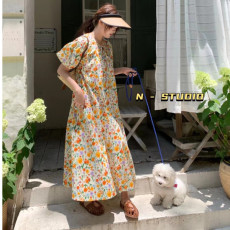 批发温柔浪漫碎花连衣裙2026春夏新款v领灯笼袖宽松大版花裙子