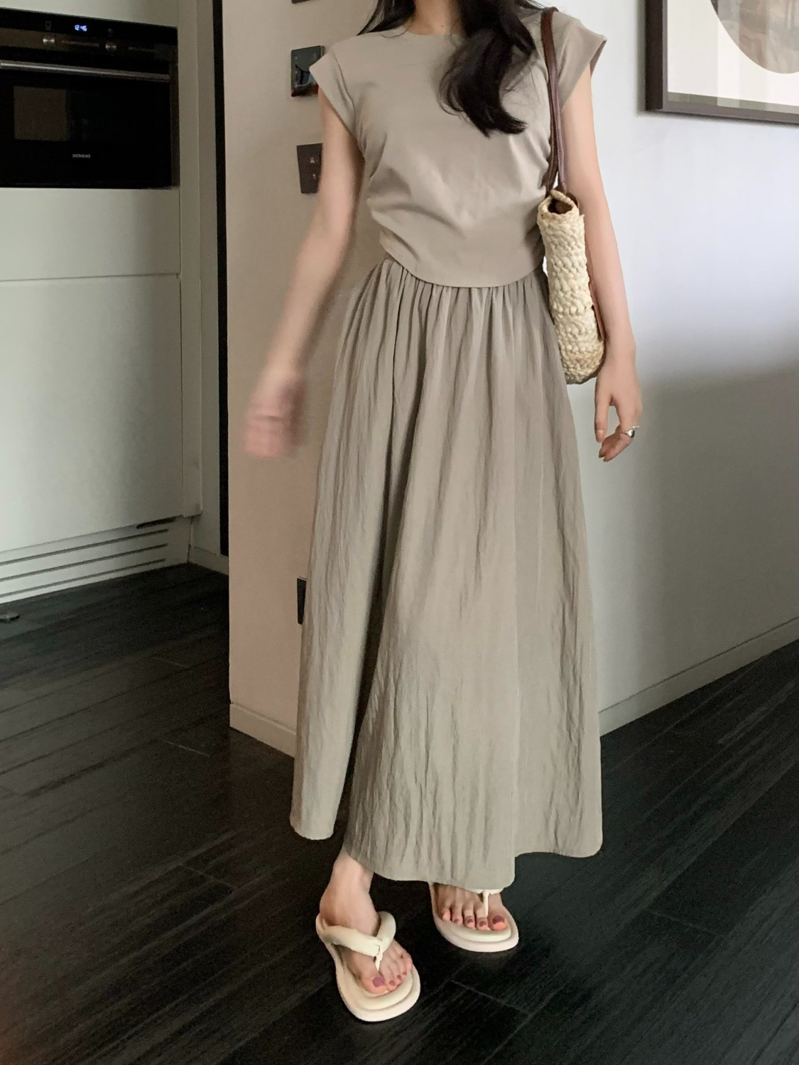 Pleated mid-length skirt for women summer  new retro high waist slim elastic waist A-line skirt umbrella skirt