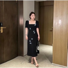 批发琪琪推荐大码女装高级感复古蝴蝶<b class='q'>显瘦</b>小众连衣裙