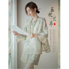 批发《亭台楼阁-外套》100.%真丝刺绣贵妇宽.外套/短裤套装！附赠内搭