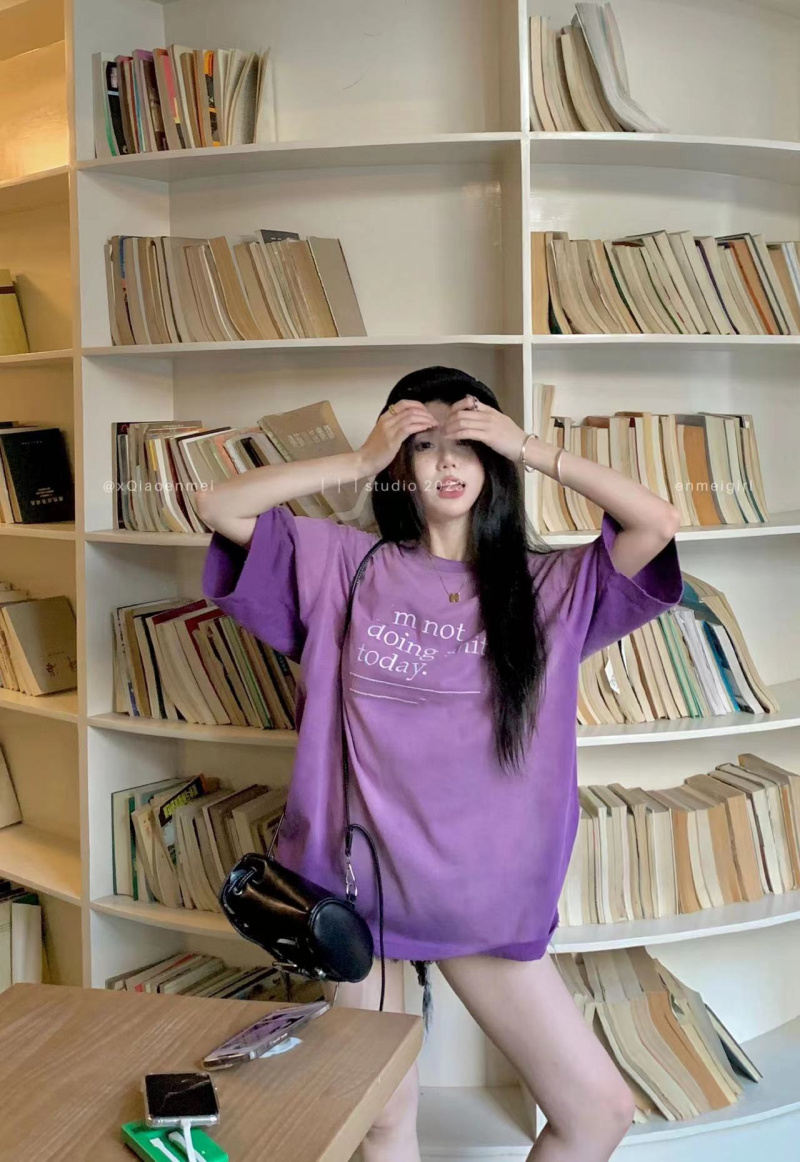 Actual shot~How long have I loved the gradient Purple Vete embroidered tee?