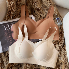 批发日本提拉无痕内衣女小胸聚拢无钢圈上托防下垂收副乳文胸运动背心