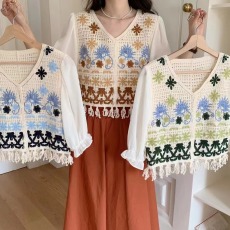 批发钩花镂空拼接花朵<b class='q'>短袖</b>衬衫女夏装气质v领泡泡袖短款<b class='q'>雪纺上衣</b>