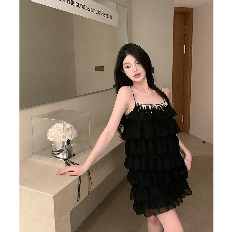 Real price real price French temperament dress bright diamond cake skirt short loose suspender sexy dress little black dress