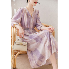 批发简漫普罗旺斯的浪漫法式别致晕染V领桑蚕丝七分袖连衣裙