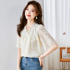 批发法式木耳花边<b class='q'>雪纺上衣</b>女夏季木耳边V领短袖衬衫女设计感小众衬衣