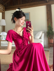 实拍~ 大码女装多巴胺莓果甜酱冰丝莫代尔显白浆果色V领连衣裙女
