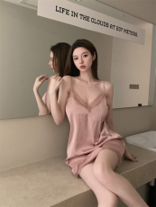实拍实价 带胸垫吊带睡裙蕾丝性感纯欲睡衣V领冰丝裙子女