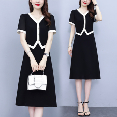 批发已出货 2026新款大码女装<b class='q'>连衣裙</b>雪纺<b class='q'>拼接</b>假两件显瘦赫本风小黑裙