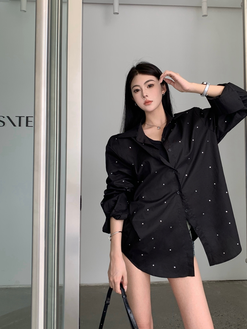 Real shot of autumn hot girl style niche lapel hot diamond loose long-sleeved shoulder pad shirt women's wide version shiny diamond top