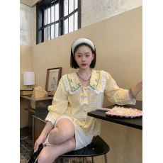 批发<b class='q'>甜美</b>夏季七分袖双层娃娃领格纹衬衣女2026韩系小众设计感别致上衣