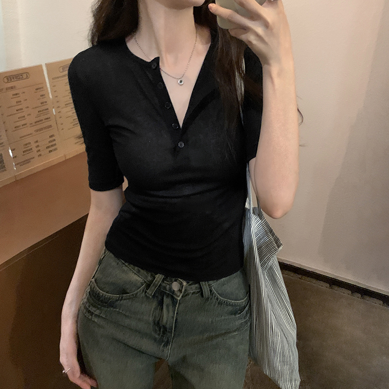 Real photo of right shoulder V-neck short T-shirt for women summer 2024 new slim fit hot girl five-quarter sleeve thin top