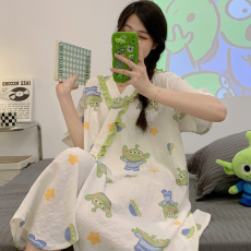 批发2023新款夏季短袖梭织泡泡皱布孕妇哺乳睡裙
