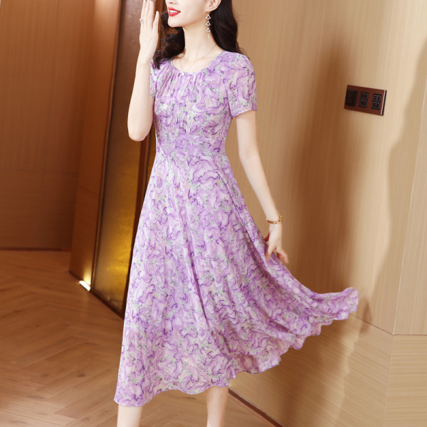 RM19597#紫色印花连衣裙2023新款流行夏季沙滩裙子女长款修身显瘦长...