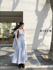 范智乔法式肌理感条纹连衣裙夏设计感小众休闲吊带裙显瘦仙气长裙
