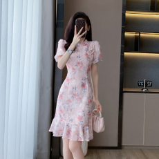 批发<b class='q'>原</b><b class='q'>单</b>专柜<b class='q'>大牌</b>高级感复古重工绣花盘扣收腰显瘦改良旗袍碎花连衣裙