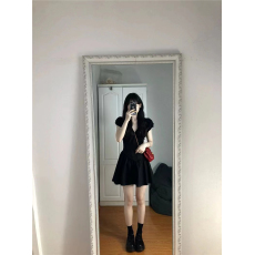 批发黑色小众法式气质V领<b class='q'>连衣裙</b>夏季女装收腰显瘦裙子小个子复古短裙