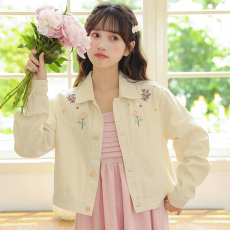 批发实拍2025秋装新品甜美刺绣花朵宽松洗水牛仔短外套女