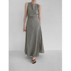 批发现huo三色设计感斜跨系带无袖<b class='q'>连衣裙</b>