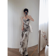 批发实拍实价法式露肩修身显瘦气质晕染包臀鱼尾裙长款吊带<b class='q'>连衣裙</b>女