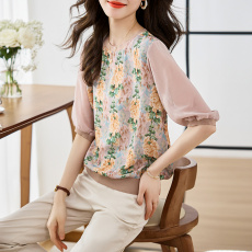 批发实拍圆领上衣女<b class='q'>短袖</b>2026春季新款显瘦高端乱麻印花气质五分袖<b class='q'>T</b><b class='q'>恤</b>