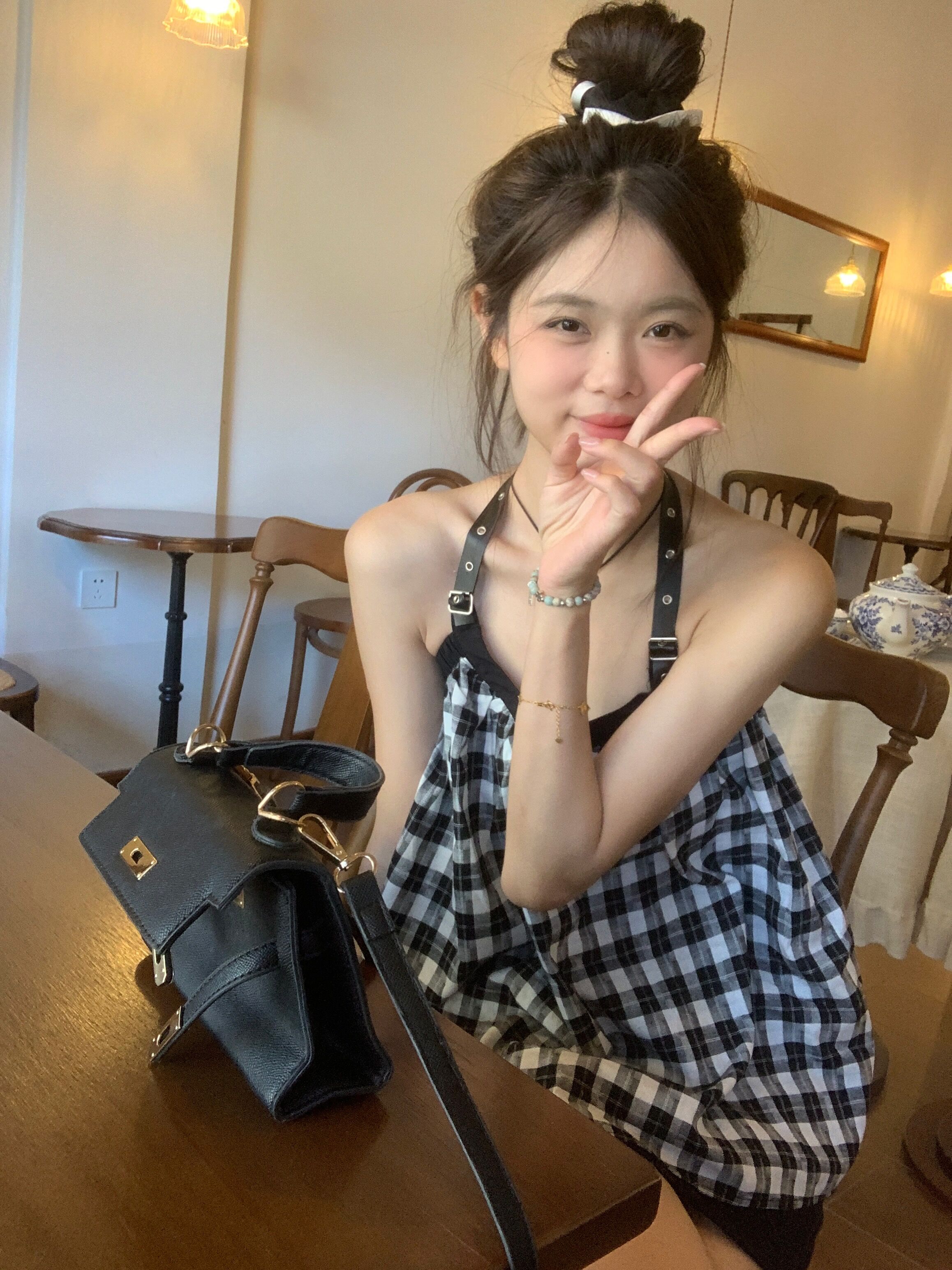 Real shot French sweet plaid halter neck halter top