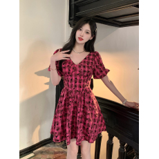 批发实拍大码女装胖MM夏季新款方领收腰显瘦连衣裙多巴胺时尚短裙女