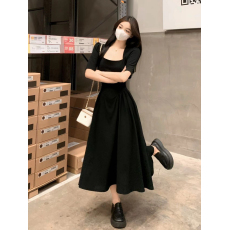 批发方领<b class='q'>连衣裙</b>子小众设计收腰气质法式高级感2026夏季女装御姐辣妹