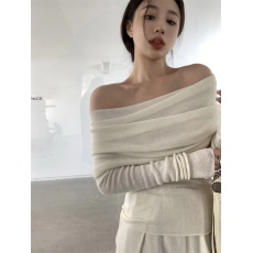 批发别致一字肩辣妹针织<b class='q'>打底衫</b><b class='q'>女</b>春季设计感小众黑色露肩毛衣甜辣上衣