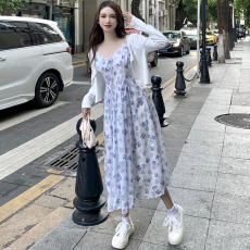 春秋款碎花吊带连衣裙女温柔风初恋甜美收腰a字高级感长裙子