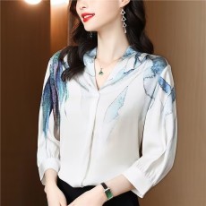 批发法式白色衬衫七分袖印花高端真丝短袖夏女<b class='q'>桑蚕丝</b>v领<b class='q'>上衣</b>别致衬衣