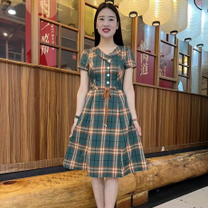 批发大码格子连衣裙女2023新款<b class='q'>夏</b>装收腰显瘦妈妈外穿时尚洋气短袖裙子