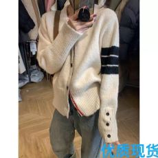 批发复古气质设计感针织开衫女秋冬新款慵懒风百搭小众拼色毛衣潮