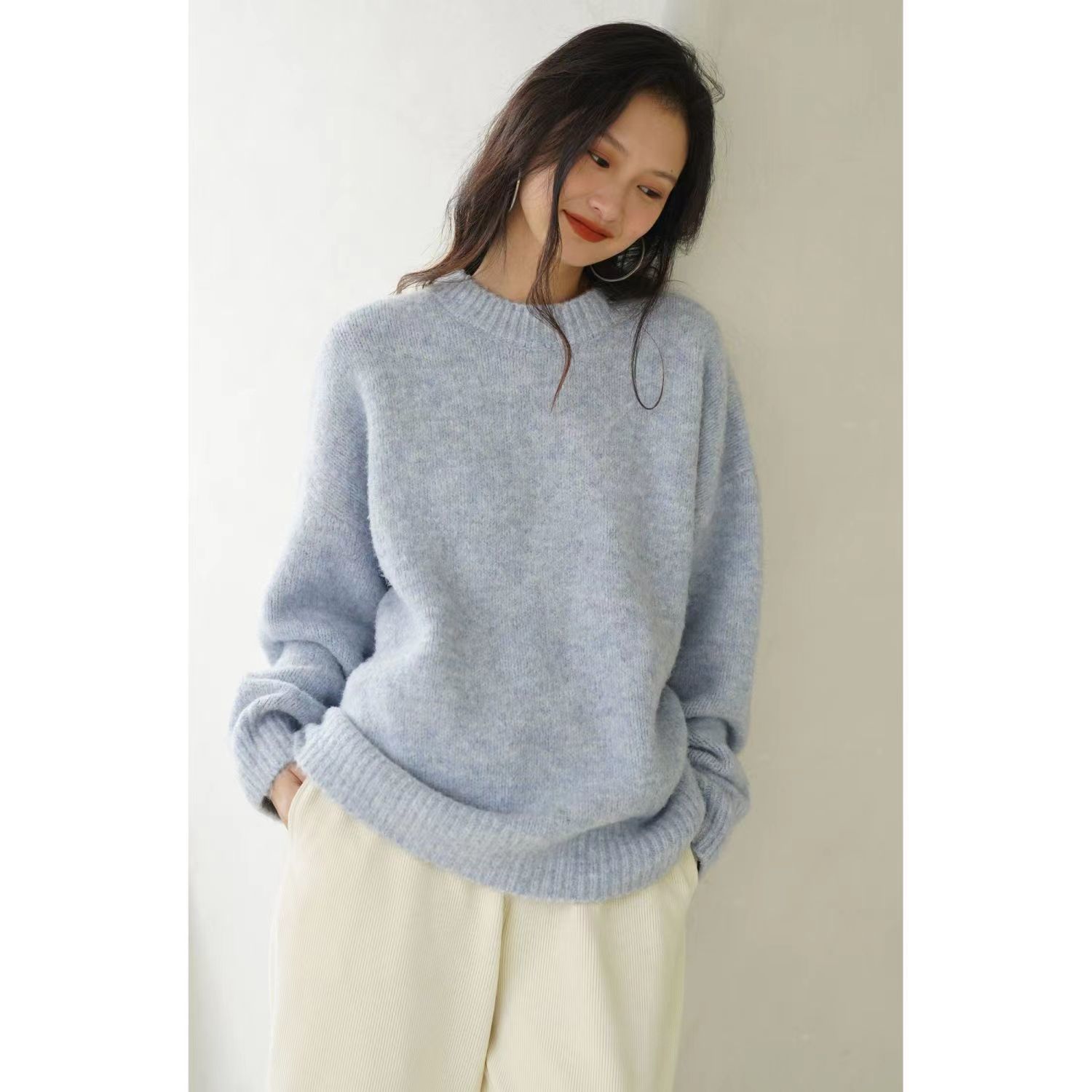 Blue niche loose soft waxy sweater for women new autumn and winter lazy style round neck pullover knitted top for outer wear