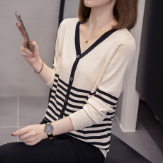批发2026年春秋季新款V领条纹冰丝针织衫上衣<b class='q'>大码</b><b class='q'>女装</b>宽松显瘦毛衣