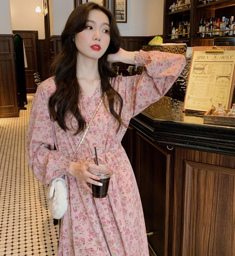 2026 이른 봄 빅 사이즈 여성 의류 부드러운 분위기 센스 핑크색 꽃무늬 치마 품격 허리 수축 드레스