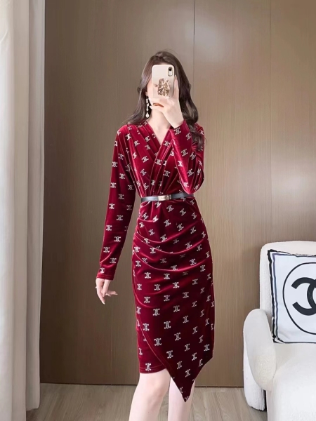 RM24320#新款长袖V领烫金字母超修身气质优雅洋气连衣裙中裙