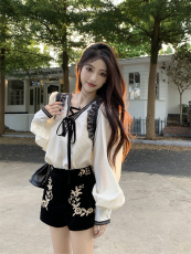 实拍实价~ 法式V领绑带蕾丝拼接宽松长袖衬衫+高腰刺绣丝绒短裤