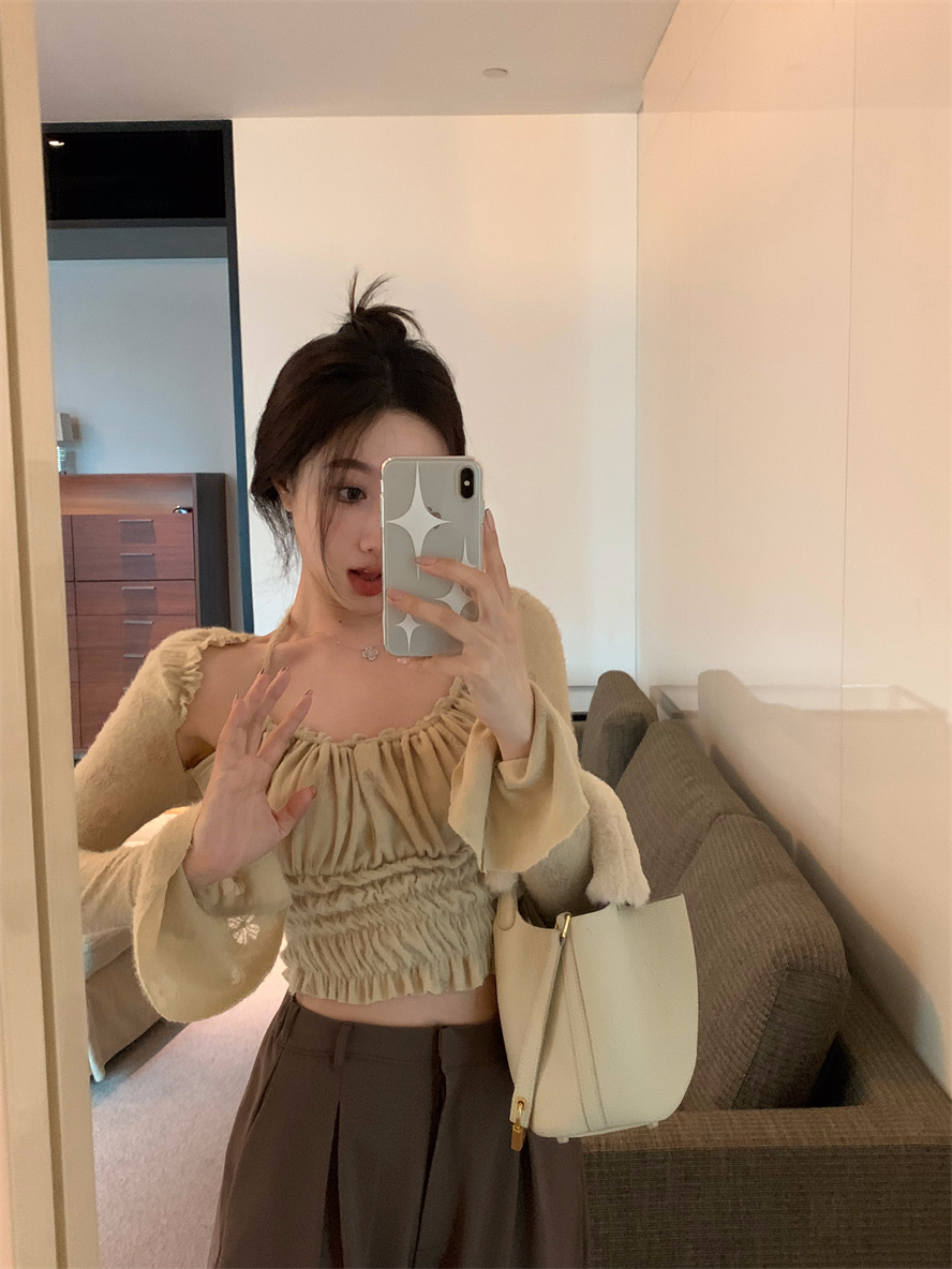 Real shot of pure autumn hot girl romantic halterneck sweater fake two-piece set long-sleeved top for women