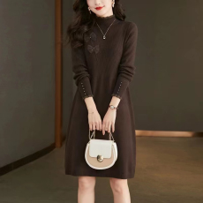 批发羊毛连衣裙女2026秋季<b class='q'>新款</b>时尚洋气减龄针织羊绒打底毛衣裙淑女